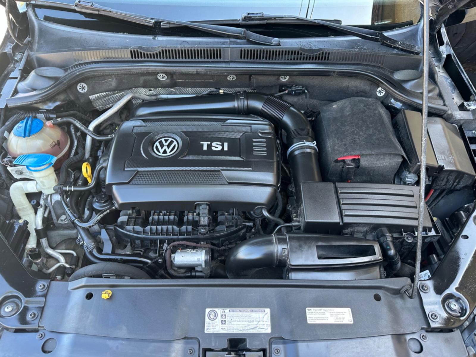 2015 Black /Black Volkswagen Jetta SE 5M (3VWD17AJ4FM) with an 1.8L L4 DOHC 20V engine, Automatic transmission, located at 30 S. Berkeley Avenue, Pasadena, CA, 91107, (626) 248-7567, 34.145447, -118.109398 - Black on Black! Premium Wheels! The 2015 Volkswagen Jetta SE encapsulates the ideal blend of contemporary design, advanced features, and the reliable performance Volkswagen is renowned for. Its sleek contours and sophisticated aesthetics reflect urban sensibilities, making it perfect for city drive - Photo #12